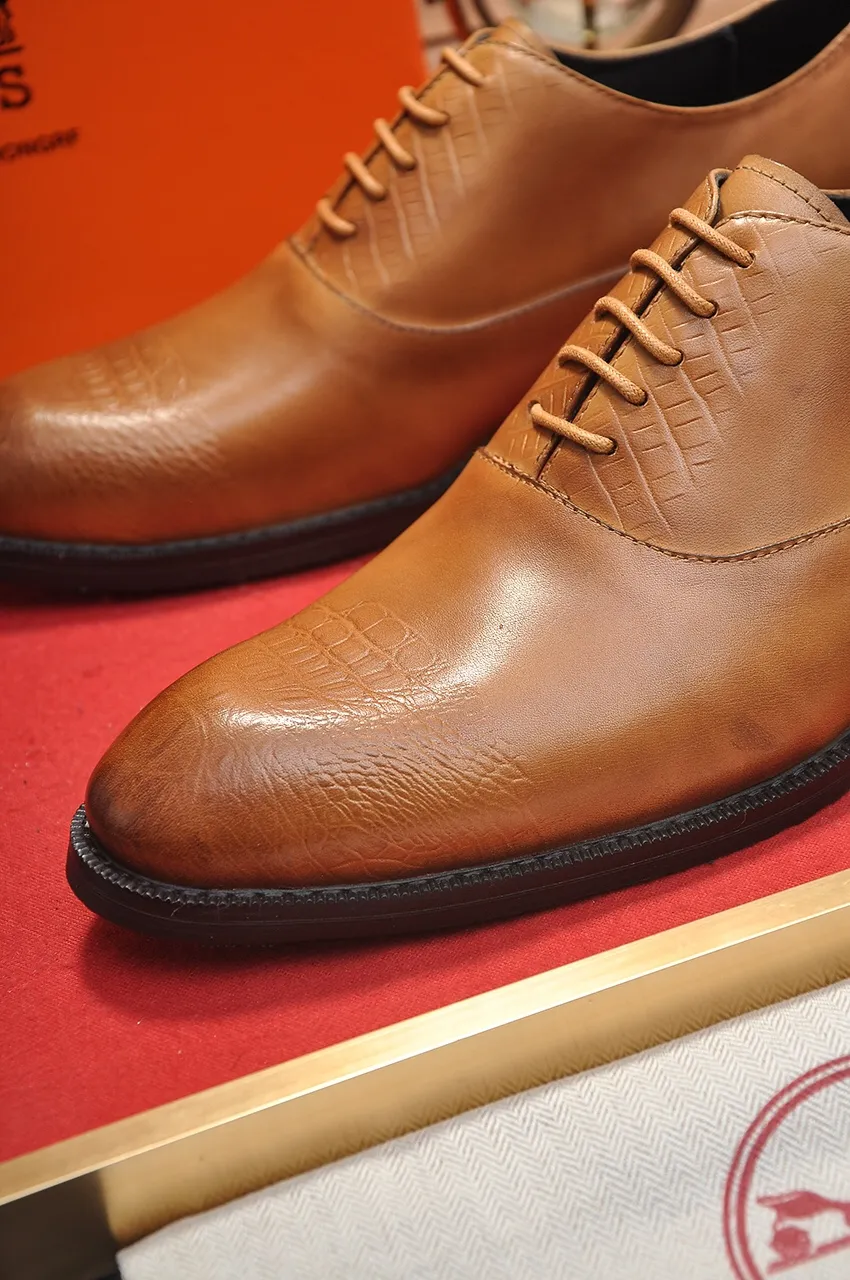 Men's shoes💰460💶[HERMES] (sheepskin lining)🍀Italian top luxury🍀He does not pursue novel styles and gorgeous colors, but attracts the favor of successful men with his flawless, elegant and classic style! This very, very comfortable, simple and stable style makes it easy to match any style! The pattern is absolutely 1:1 refined from the original case, and we strive for excellence in materials, imported cowhide + sheepskin lining💪💪💪extraordinary texture👍! .Black Brown Size: 38-45 (45 customized)